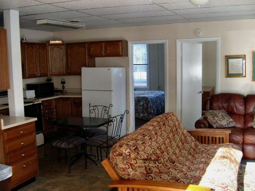 Windsor Motel Lake George Bagian luar foto
